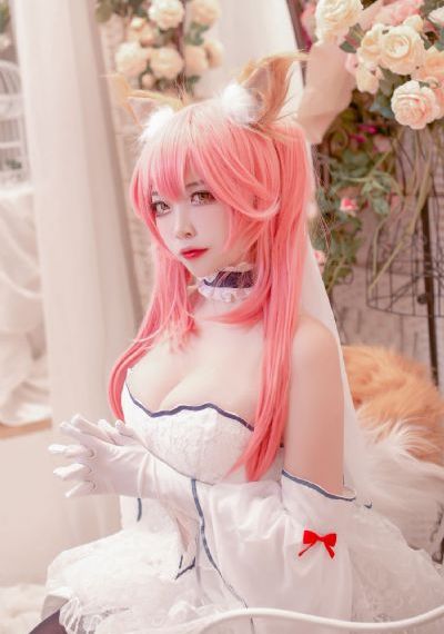 巨乳女士官