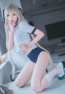 揉捏尤物侠女双乳