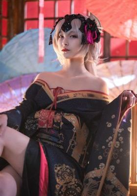 小丹慢慢张开双腿淑芬